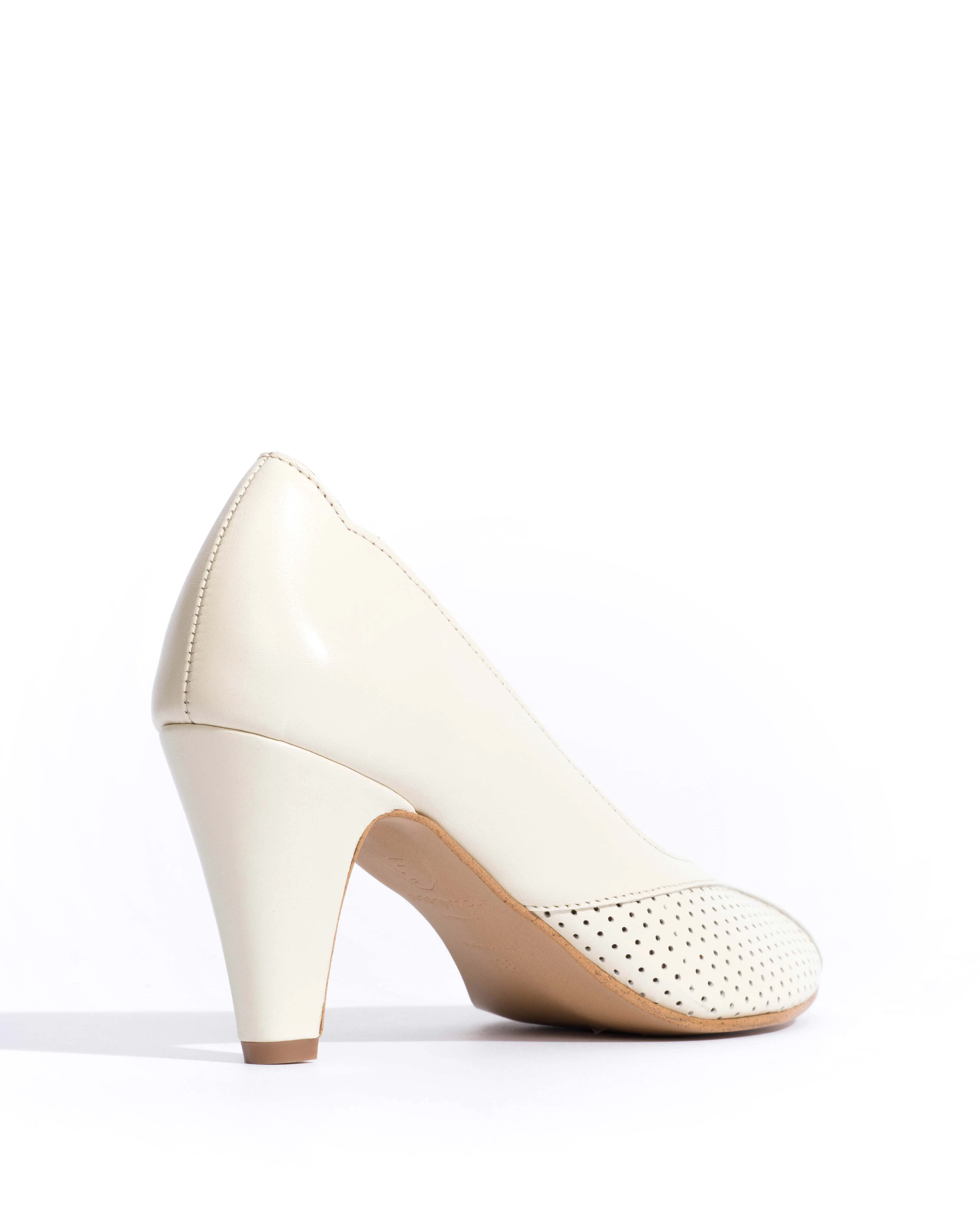 Alania Shiny lamb White sand - Image 3