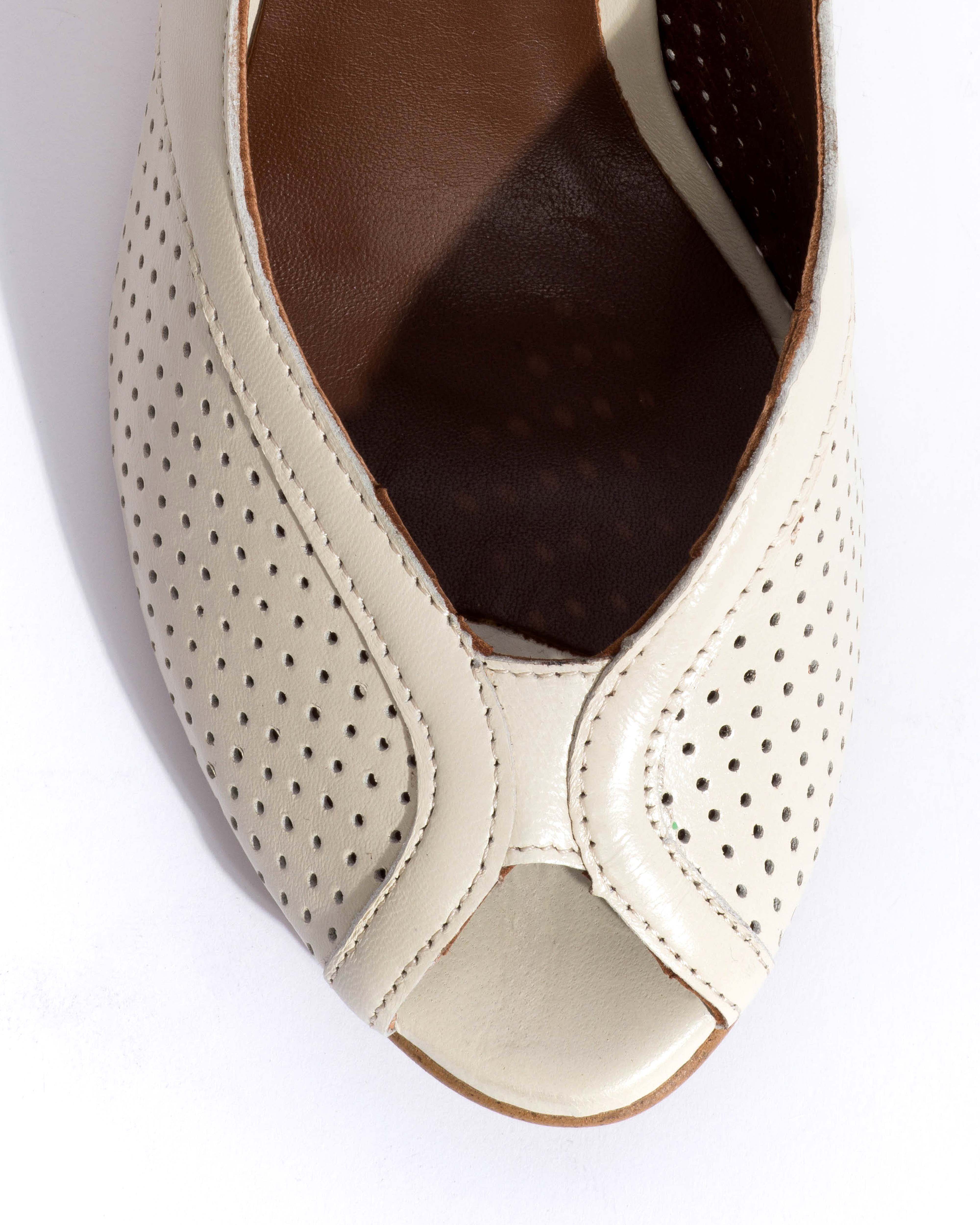 Alania Shiny lamb White sand - Image 5