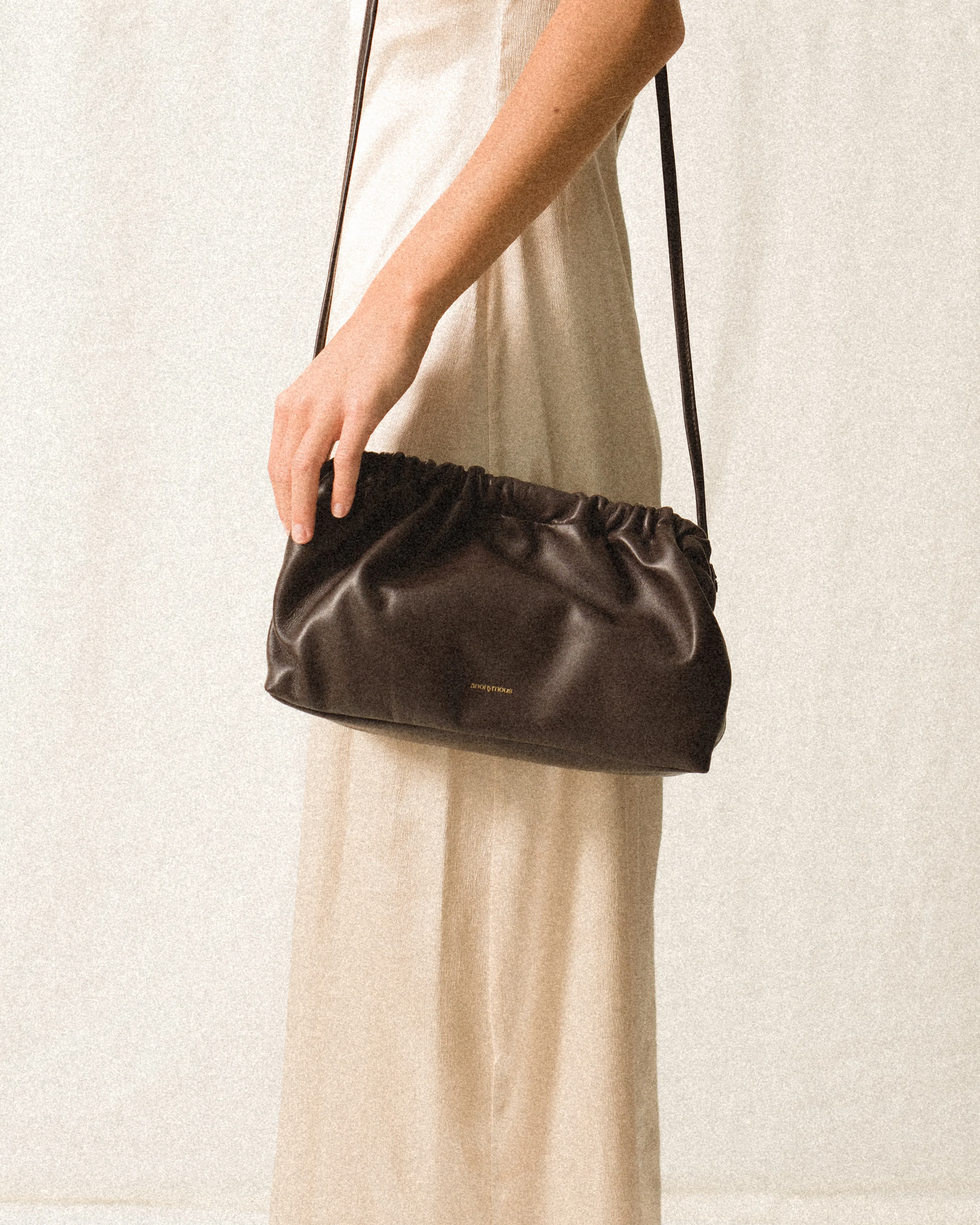 Hally classic cloud bag Shiny lamb Coffee brown - Image 3