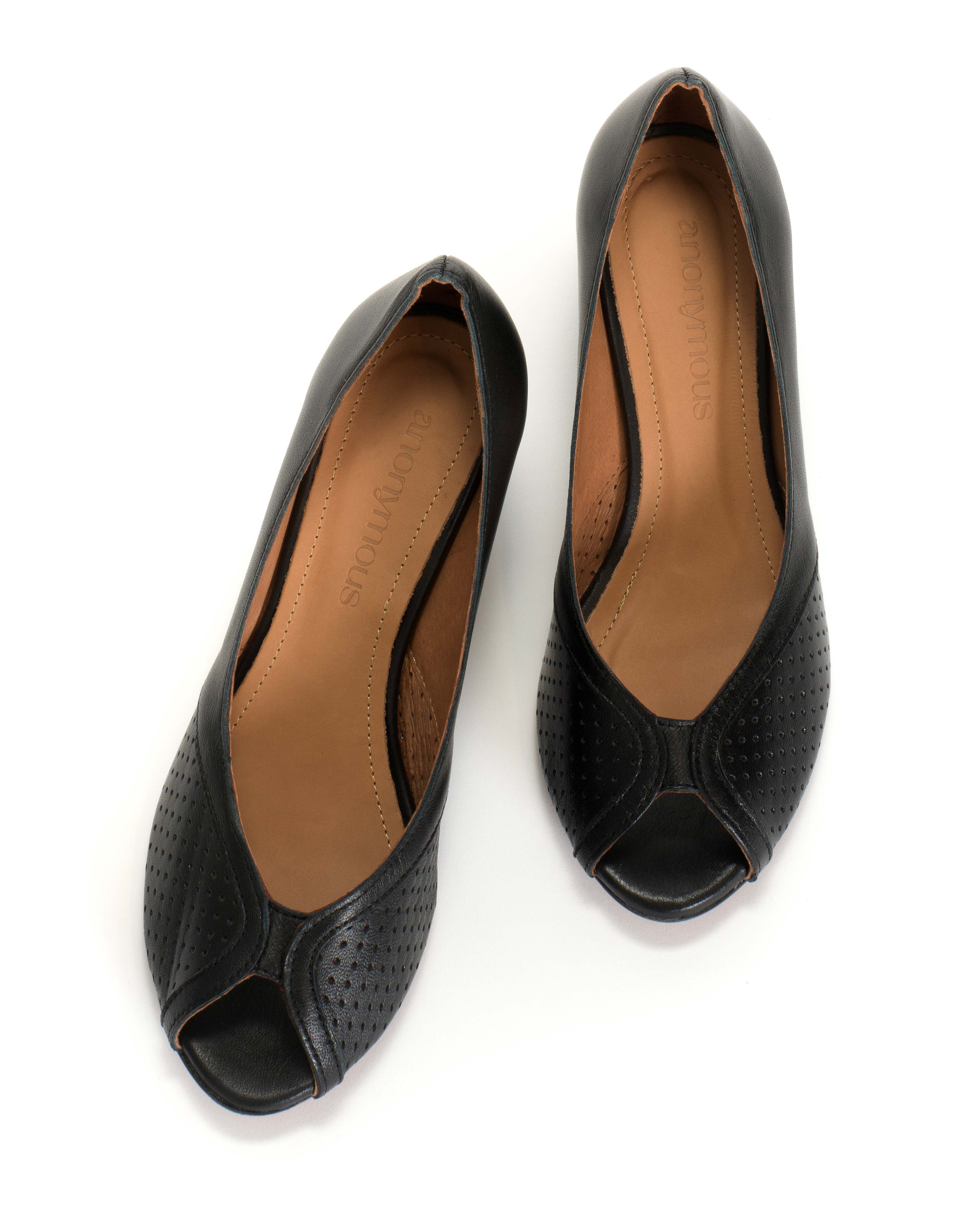 Tiffany triangle Shiny lamb Black - Image 4